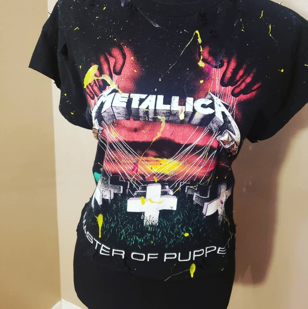 Customized Metallica tee. Size M.
